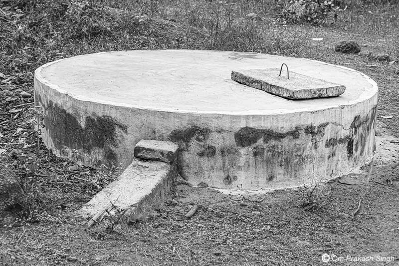 Optimizing traditional drinking water sources for accelerating change - The new spring-based sanitary well that supplies drinking water in Paharia Tola, village Jhajhapara, district Dumka, Jharkhand